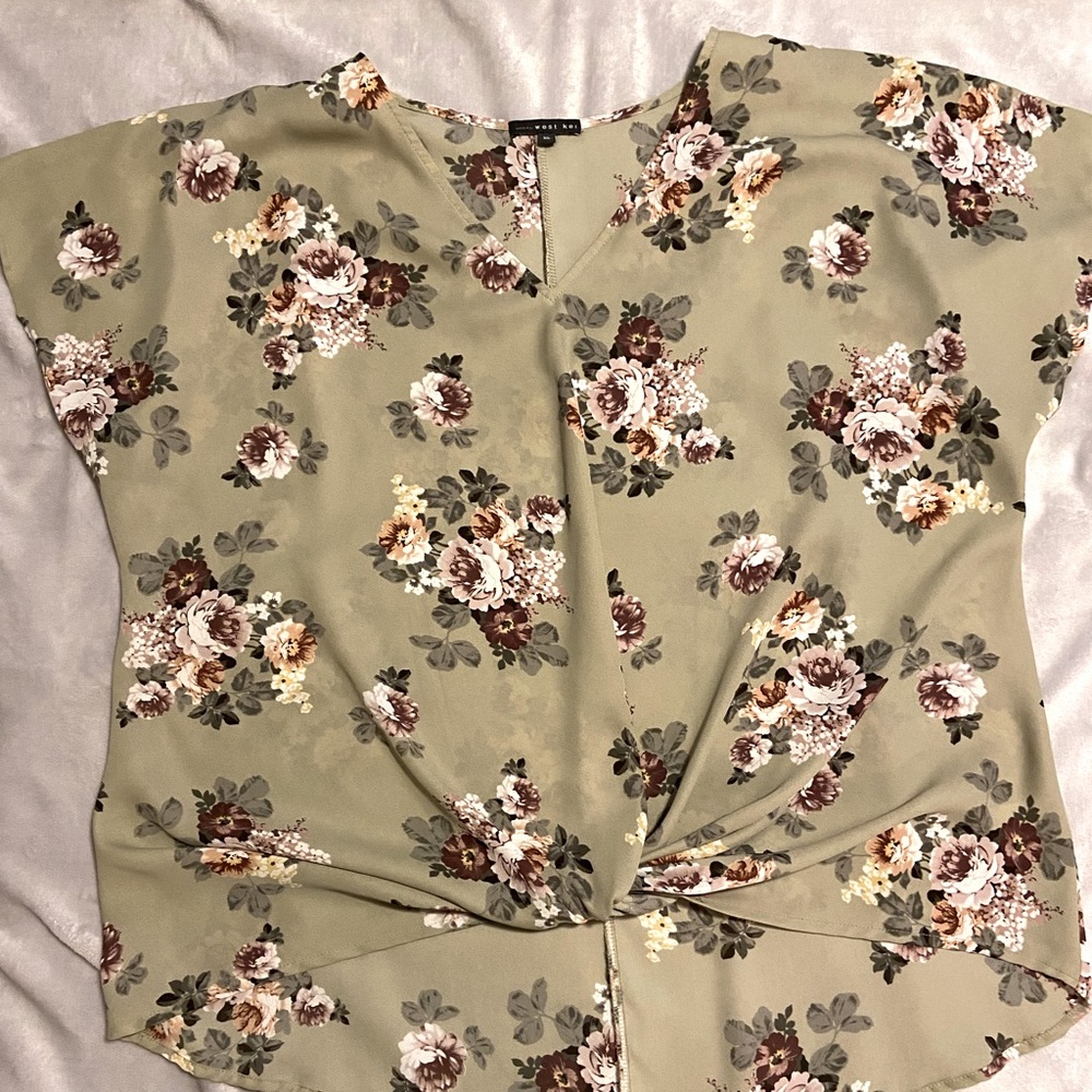 Short sleeve floral shirt